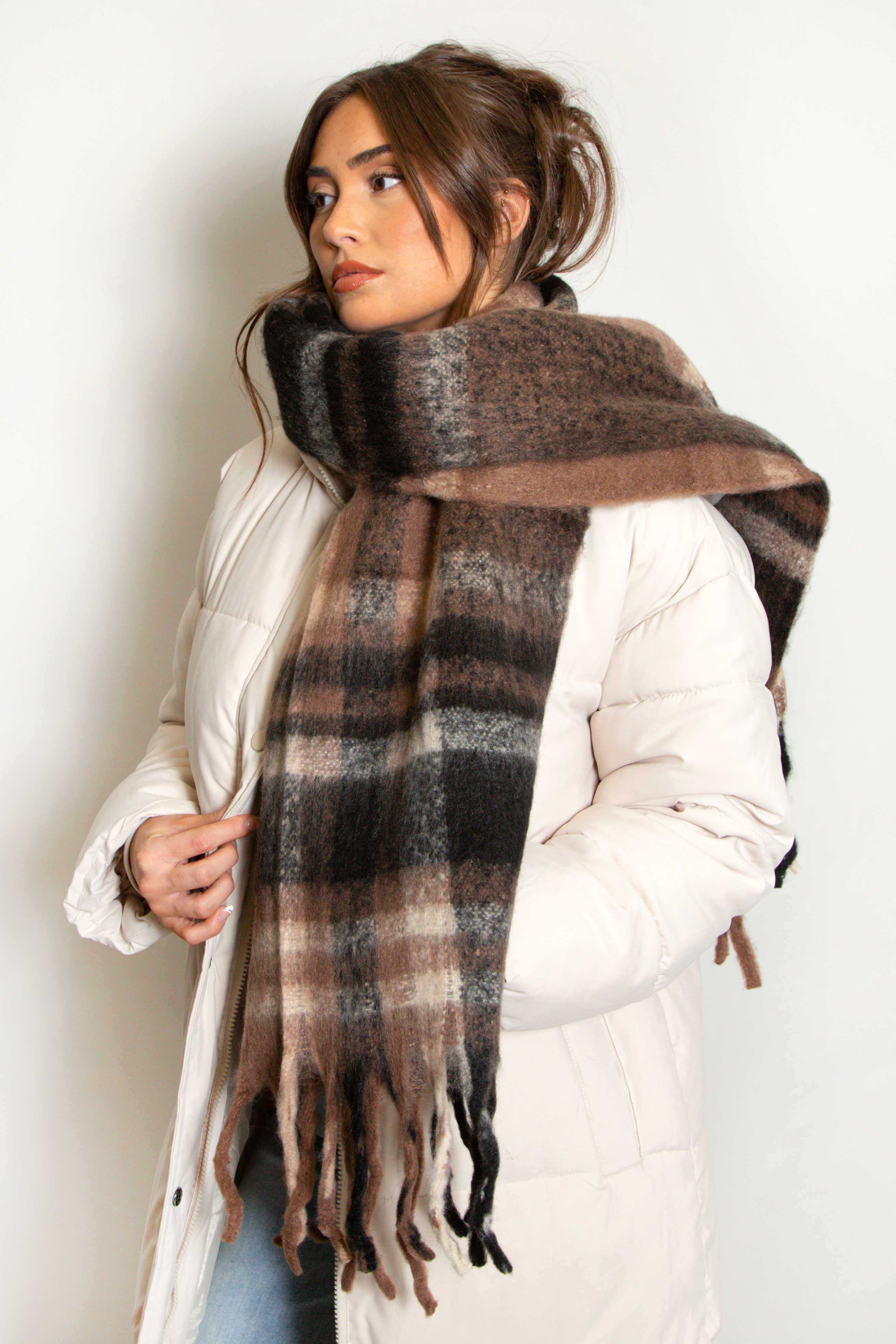 Black Vally Wool Checked Chunky Scarf
