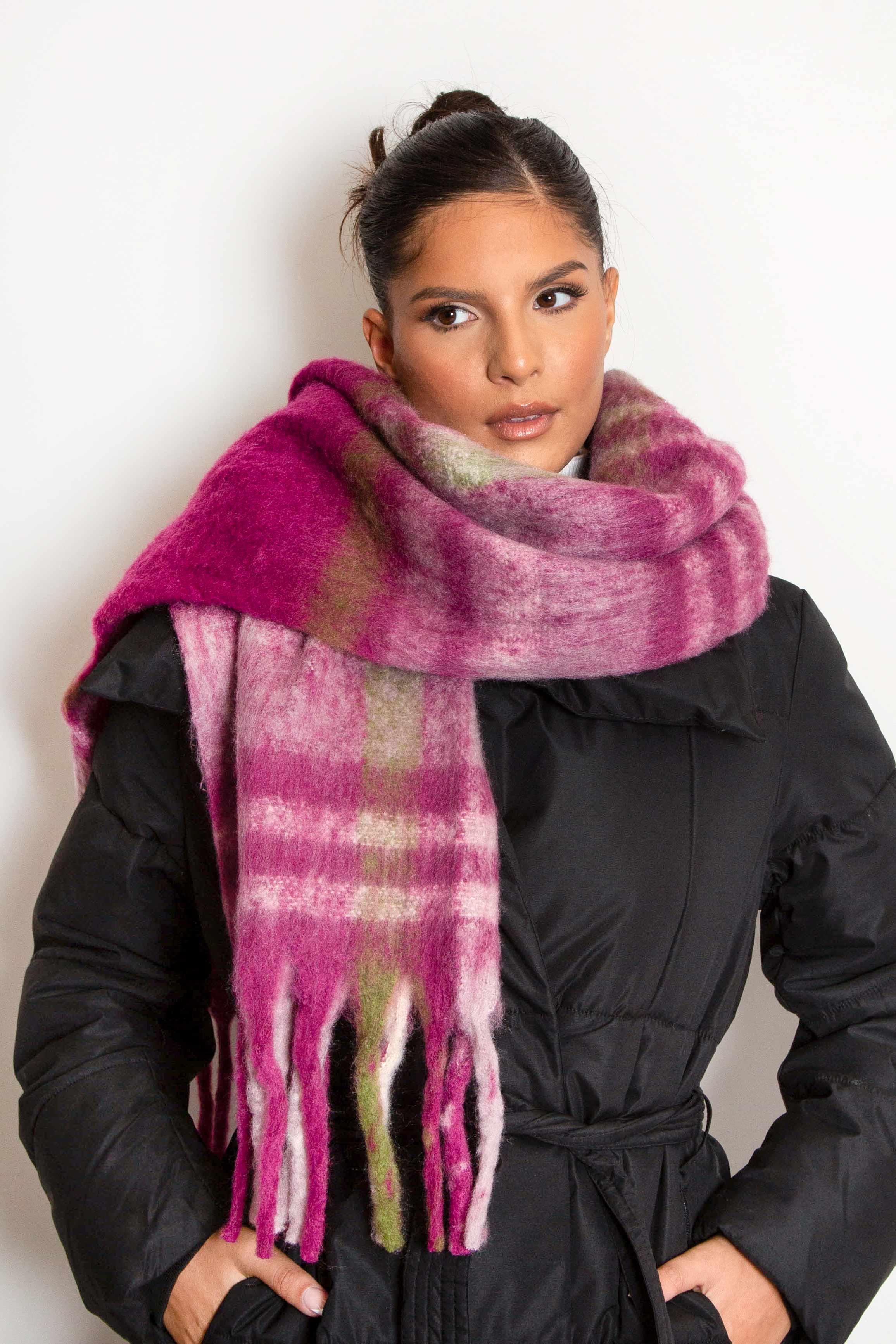 Magenta Vally Wool Checked Chunky Scarf